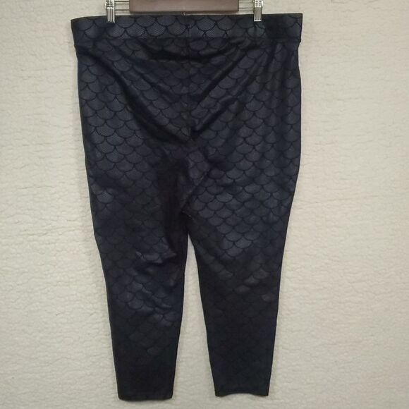 Torrid Black/Blue Metallic Mermaid Scale Leggings Size 3 (3X) Cosplay  Halloween - Picture 7 of 16